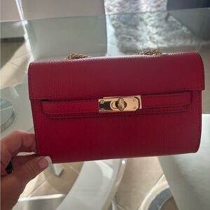 Elegant Red Leather Shoulder Bag Or Crossbody